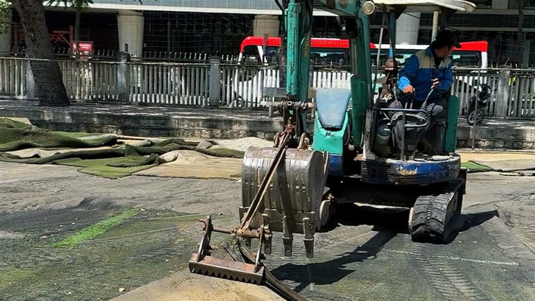Sân cỏ nhân tạo có nhà điều hành - dự án 14