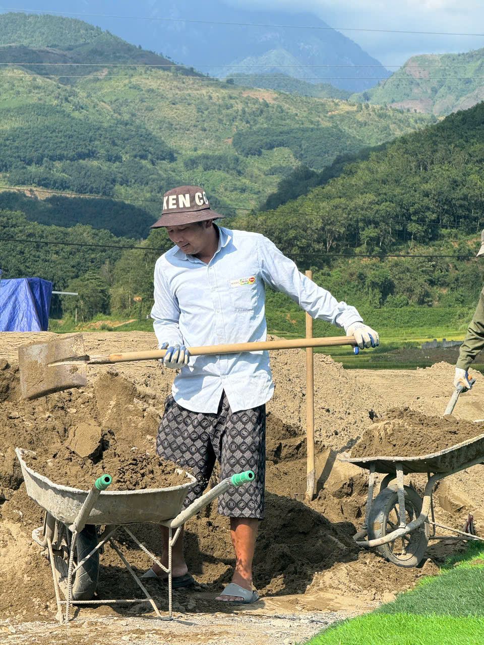 Thi công sân cỏ nhân tạo NDT - dự án 3